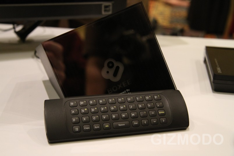Illustration for article titled The Boxee Box and Keyboard Remote in the Flesh